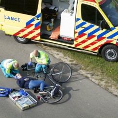 AZN, CNV en FNV sluiten nieuwe cao ambulancezorg